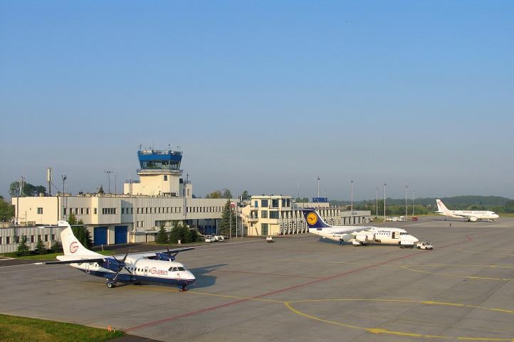 Port Lotniczy Katowice w roku 2004 (fot. Piotr Komander)