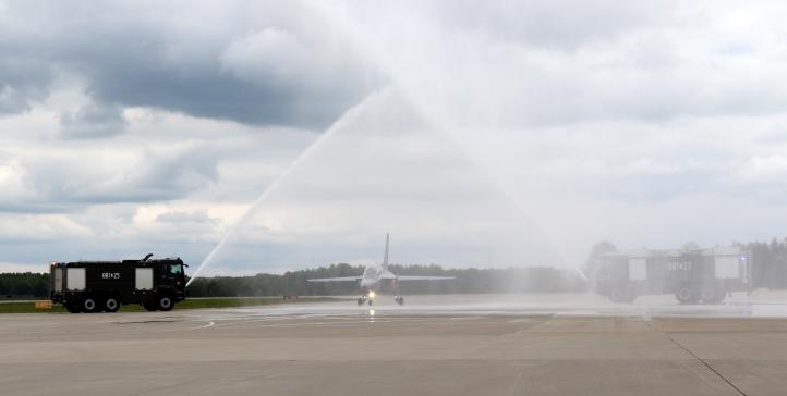 Pożegnalny lot zastępcy Dowódcy 4 Skrzydła Lotnictwa Szkolnego (fot. Urszula Krzemińska)3
