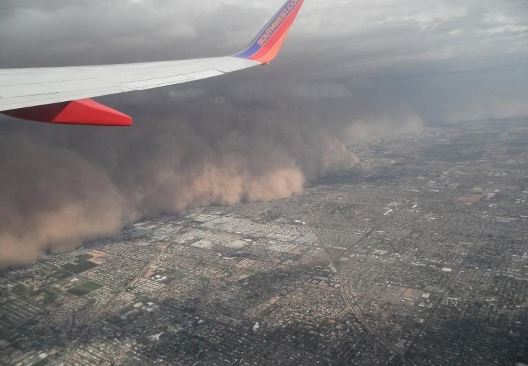 Burza piaskowa w Phoenix, źródło - airmail2date.blogspot.com