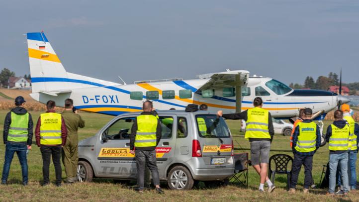 Komisja Oceniająca w konkursie na najładniejsze lądowanie dla pilotów samolotowych (fot. Dariusz Wesołowski)