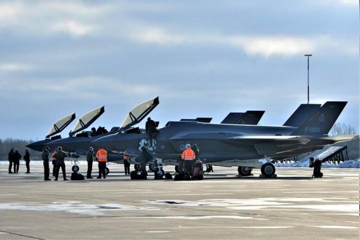Holenderskie F-35 na płycie lotniska w Malborku (fot. kpr. Joanna Wlazło)