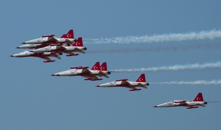 Turkish Stars (fot. aerobaticteams.net)