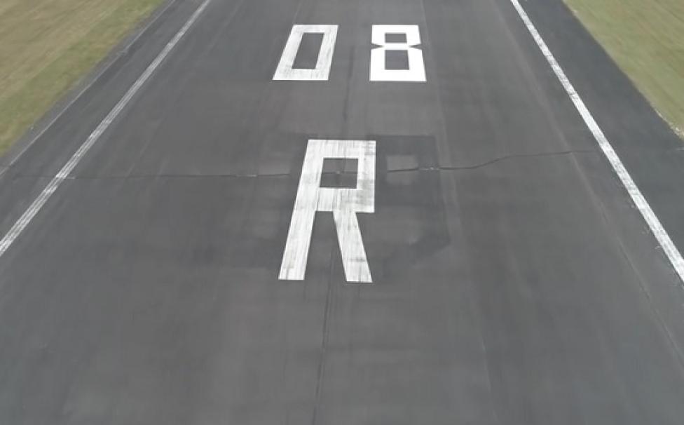 Oznaczenia pasów na lotnisku w Mielcu, fot. Lotnisko Mielec