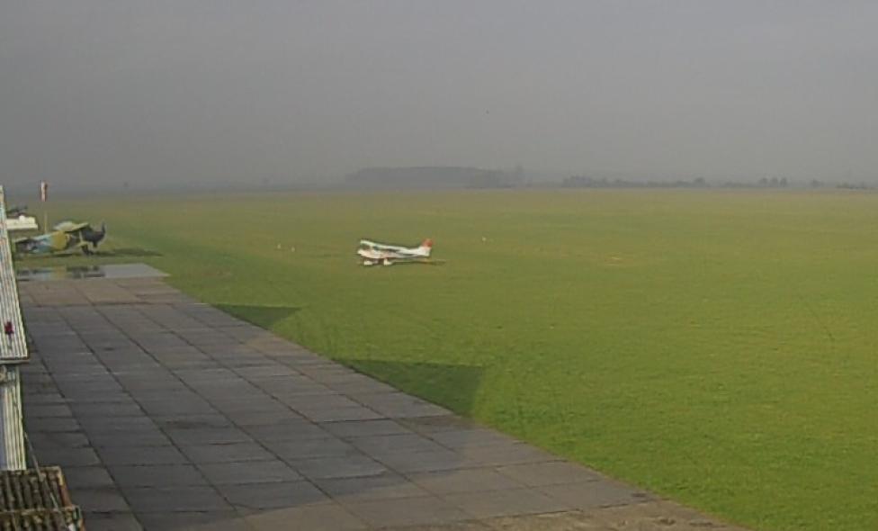 Widok z kamery zainstalowanej na terenie Aeroklubu Leszczyńskiego