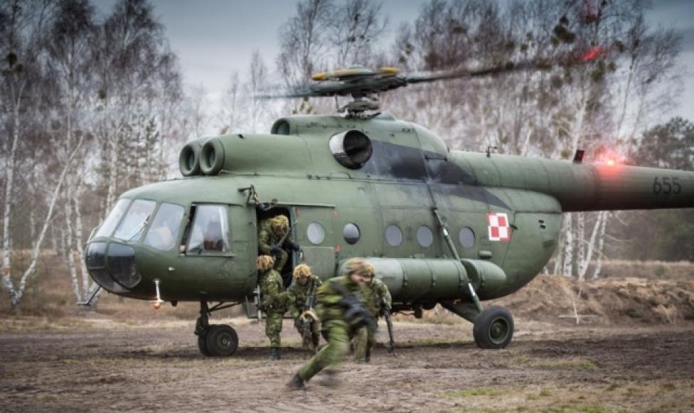 Śmigłowiec Mi-8 (fot. st. chor. sztab. mar. Arkadiusz Dwulatek)
