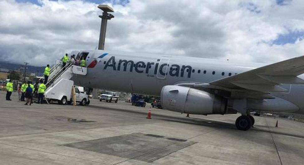 Airbus A321 American Airlines po lądowaniu w Honolulu (fot. cnbc.com)