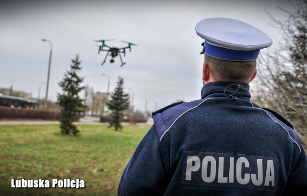 Dron w akcji wykorzystywany przez lubuskich policjantów (fot. lubuska.policja.gov.pl)