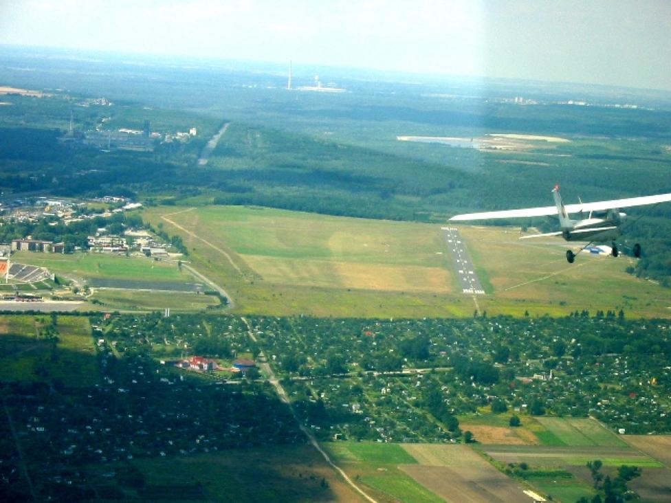 Podejście do lotniska w Lubinie, for. Dariusz Sladowski