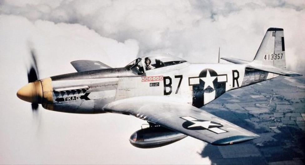 P-51 Mustang (fot. USAAF/361st FG Association (via Al Richards)/Domena publiczna/via Wikimedia Commons)
