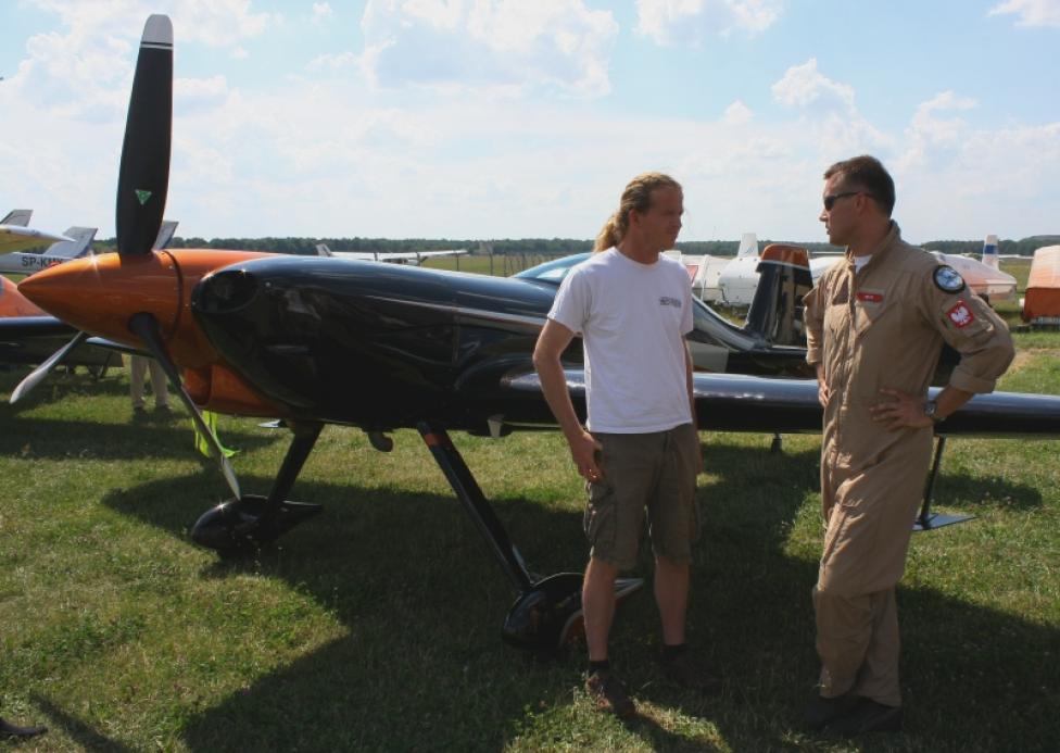 Philipp Steinbach - projektant samolotu i Artur Kielak fot. Paweł Kralewski