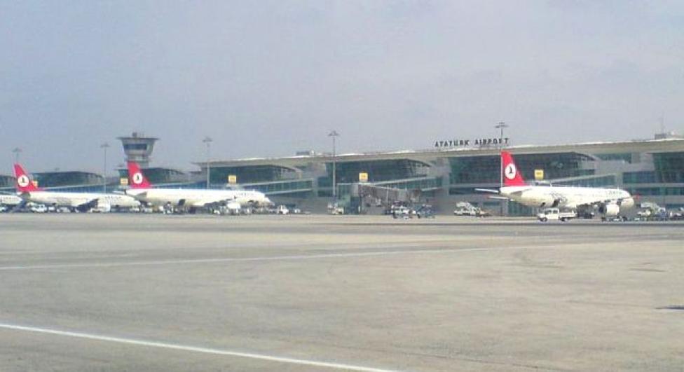 Port lotniczy Stambuł-Atatürk (fot. Plenumchamber (praca własna)/GFDL/CC-BY-SA-3.0/Wikimedia Commons)
