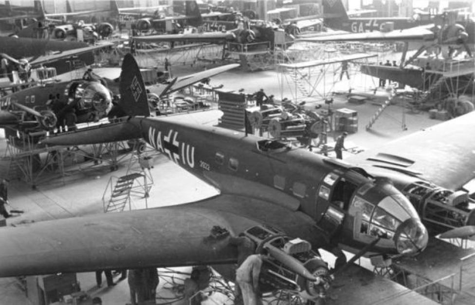 Produkcja He 111 w 1939 r. (fot. Bundesarchiv, Bild 101I-774-0011-34/Hubmann, Hanns/CC-BY-SA 3.0/Wikimedia Commons)