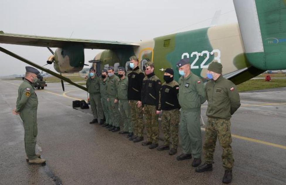 Szkolenie spadochronowe w 8. BLTr na lotnisku Łask (fot. 8.BLTr)