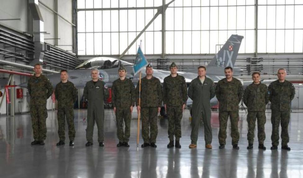 Tytuł honorowy "Przodujący Pododdział Sił Powietrznych" dla Grupy Obsługi Technicznej 31. BLT (fot. Piotr Łysakowski)