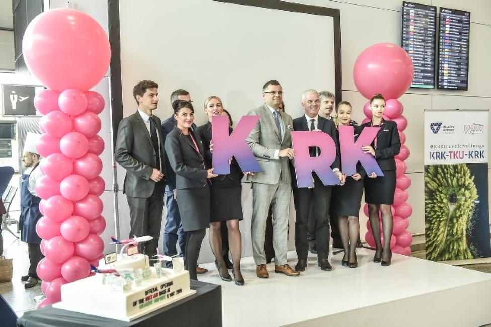 Wizz Air świętuje otwarcie nowej bazy w Polsce na lotnisku w Krakowie (fot. Wizz Air)