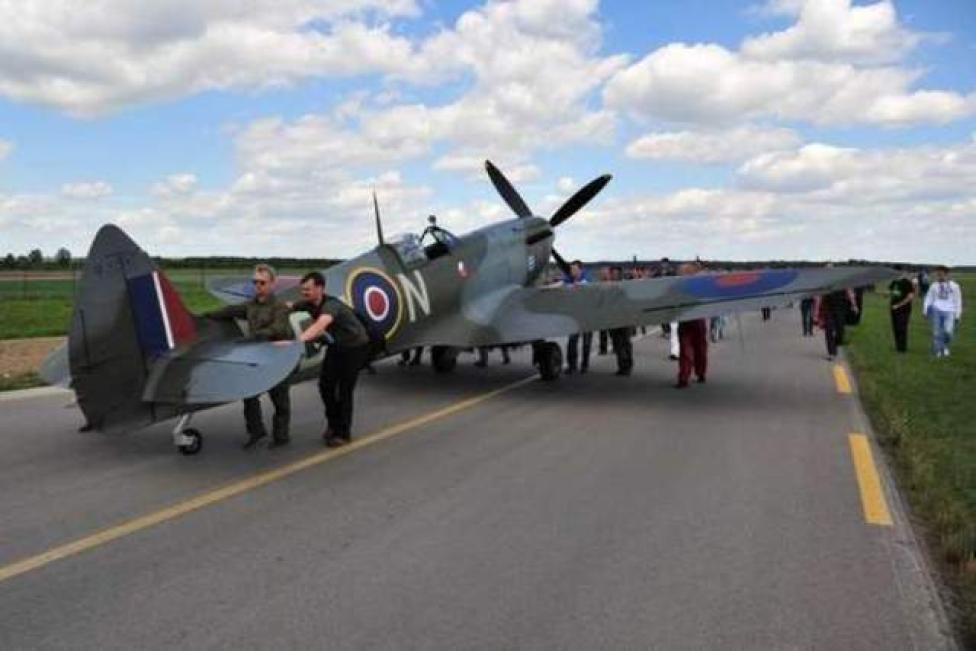 Spitfire na lotnisku w Dęblinie (fot. Kpt Grzegorz Grabarczuk)