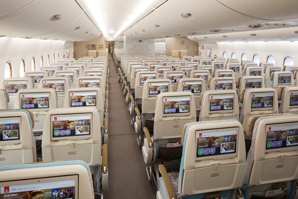 A380 linii Emirates - wnętrze - klasa ekonomiczna (fot. Emirates)
