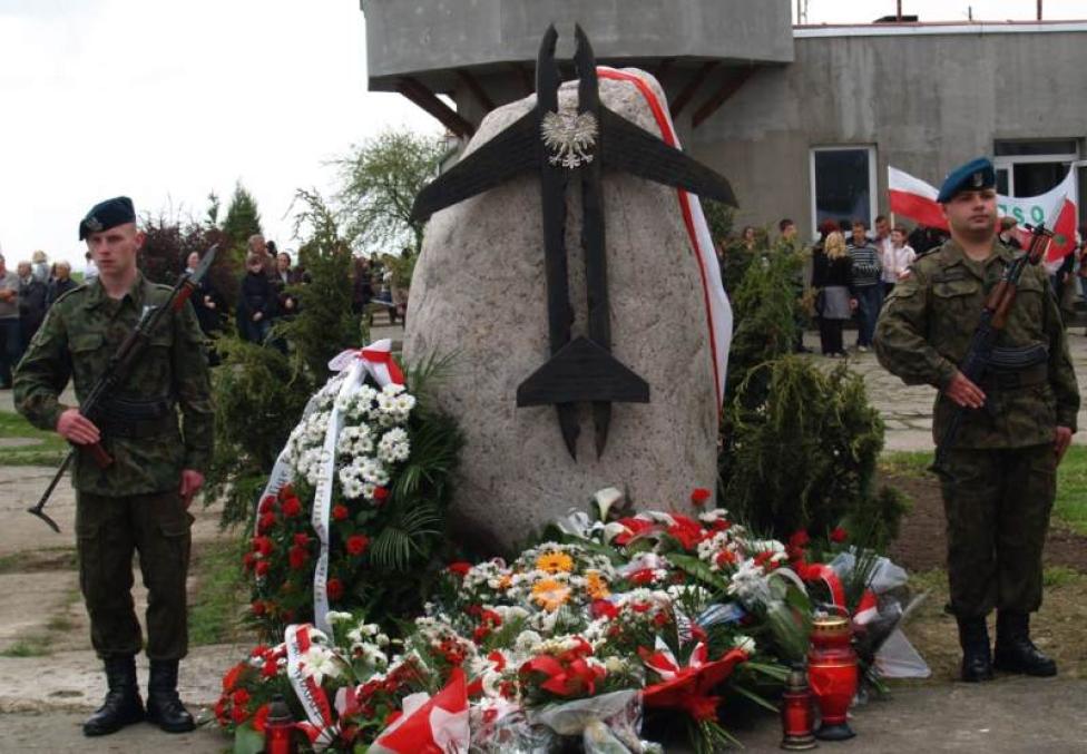 Obelisk upamiętniający katastrofę z 10 kwietnia 2010r./ fot. AKJ