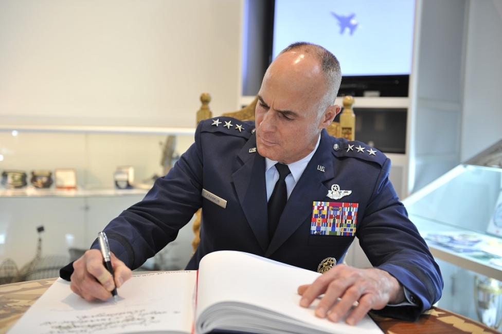 Gen. broni Craig Franklin - dowódca 3 Sił Powietrznych USA operujących w Europie i Afryce
