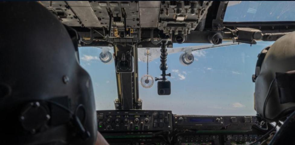 Tankowanie w powietrzu z KC-46