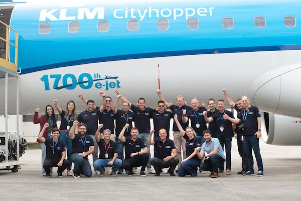 Przekazanie samolotu marki Embraer nr 1700 do KLM, fot. skyshades
