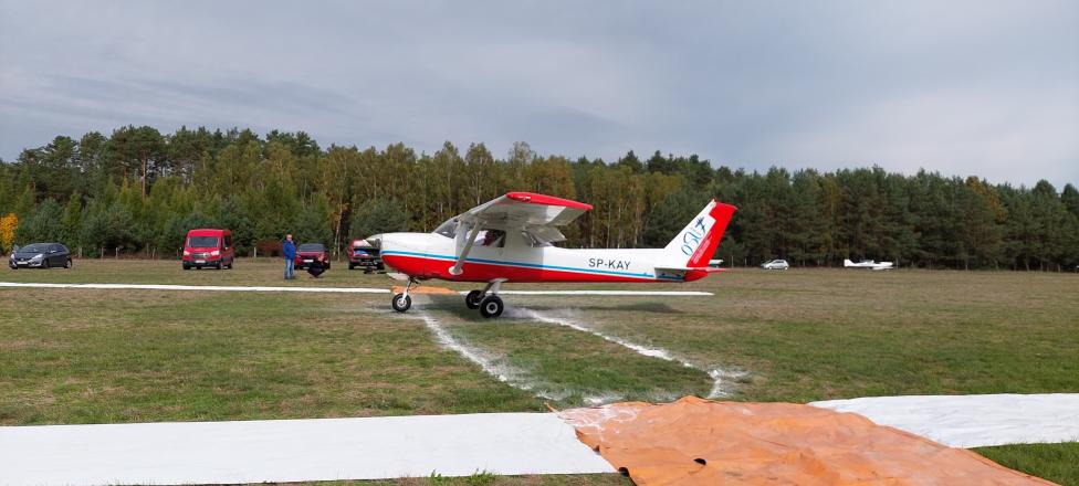 Zawody na Celność Lądowania w Przylepie (fot. Aeroklub Ziemi Lubuskiej, Facebook)