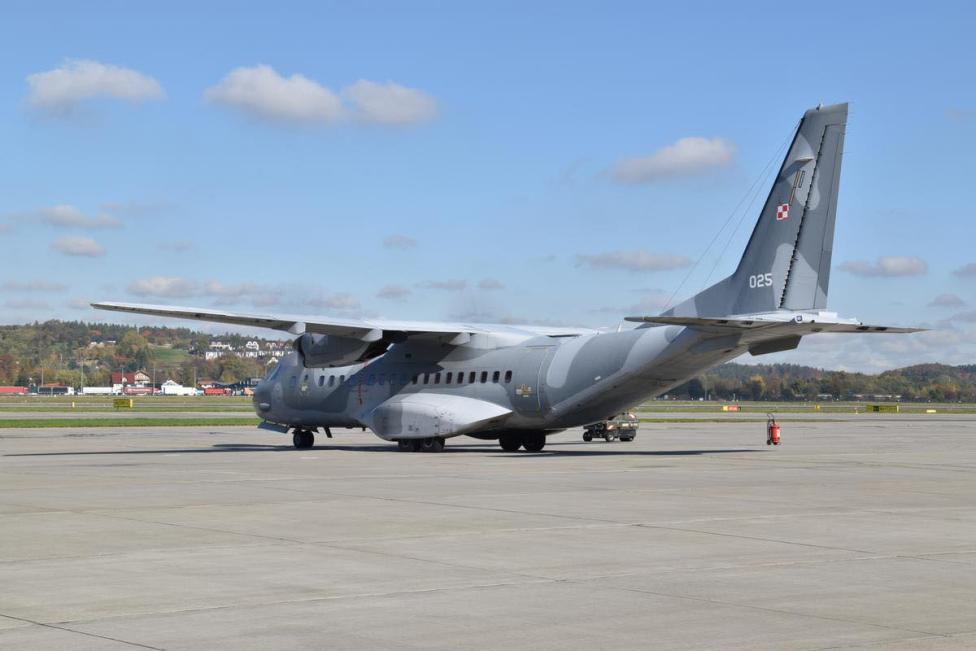 C-295M CASA na lotnisku (fot. 3. Skrzydło Lotnictwa Transportowego)