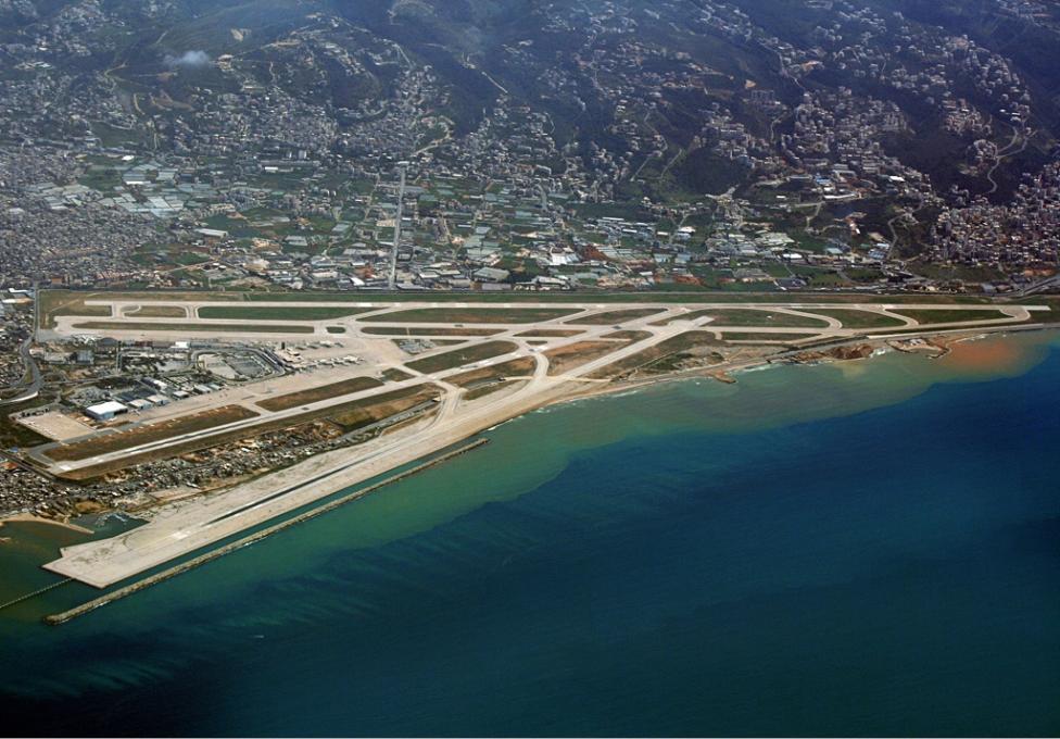 Port Lotniczy w Bejrucie - widok z góry (fot. Ian Lim, GFDL 1.2, Wikimedia Commons)