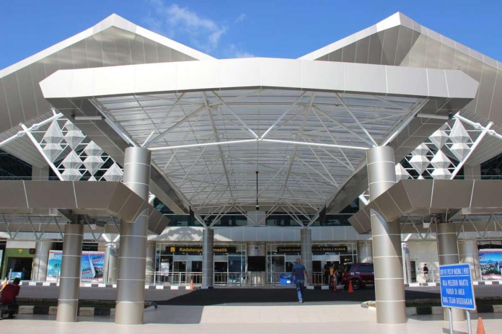Lotnisko Sam Ratulangi w Manado - terminal (fot. Angkasa Pura, CC BY-SA 4.0, Wikimedia Commons)