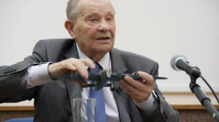 WSOSP: Spotkanie z lotnikiem Jerzym Zięborakiem (fot. Klaudia Chabros/Naukowe Koło Historii Lotnictwa)