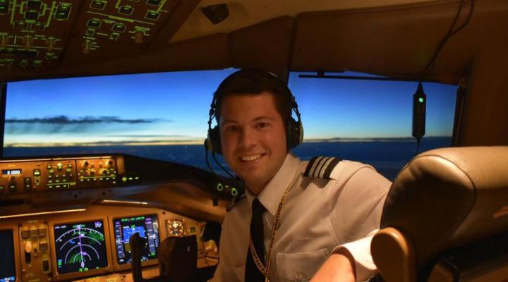 Connor Shields - najmłodszy pilot B777
