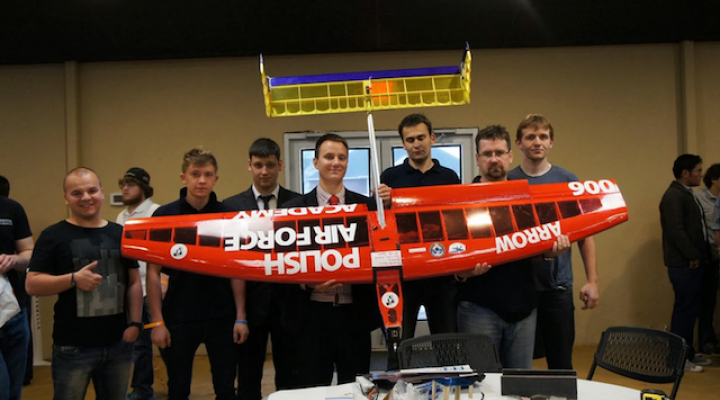 Członkowie Naukowego Koła Młodych Konstruktorów na SAE AeroDesign 2014 w USA, fot. Wojciech Lorenc 