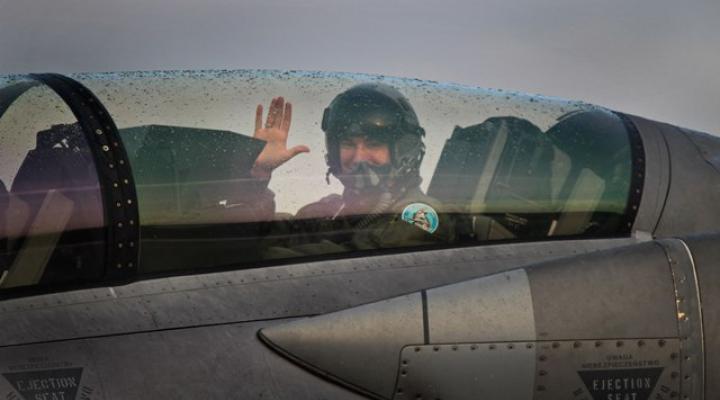 Lot pożegnalny na F-16 - mjr pil. Jacek Szczotka (fot. kpt. Krzysztof Nanuś)