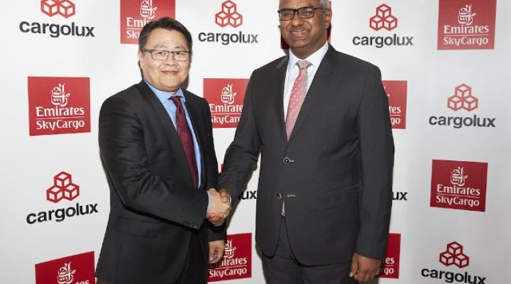 Emirates SkyCargo i Cargolux podpisują umowę o współpracy (fot. Emirates)