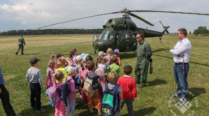 Przedszkolaki po raz kolejny z wizytą na nowotarskim lotnisku