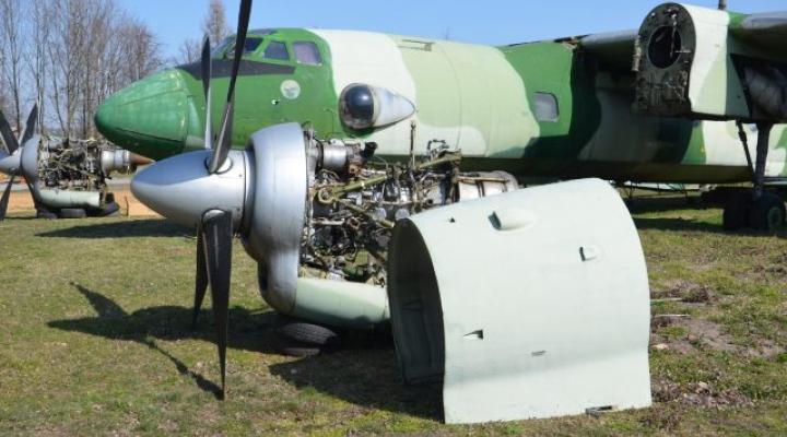 An-26 w trakcie montażu (fot. muzeumsp.pl)