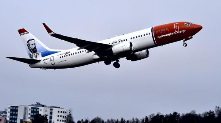 Boeing 737-8JP (Aasmund O. Vinje livery) Norweskich Linii Lotniczych NAS (fot. pl.wikipedia.org)