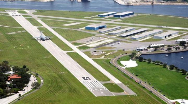C-17 na lotnisku Tampa