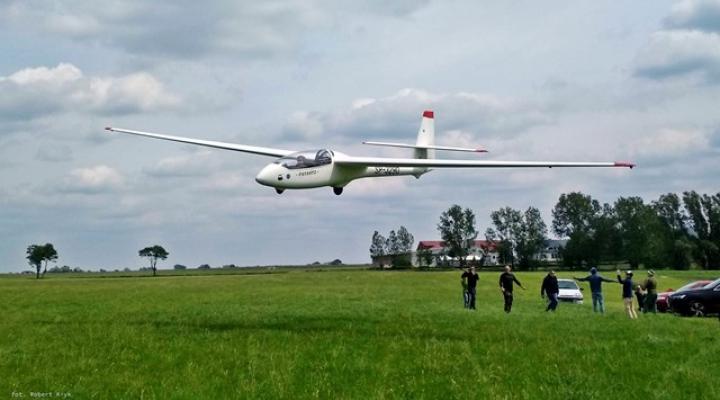 Coroczne zawody na celność lądowania w Aeroklubie Kujawskim (fot. Aeroklub Kujawski)