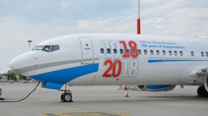 Boeing 737-800 Enter Air z logo „1918-2018” przypominającym polską lotniczą szachownicę (fot. Enter Air)