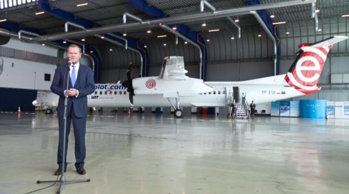 Premier RP D. Tusk podczas oficjalnej prezentacji nowego samolotu linii Eurolot