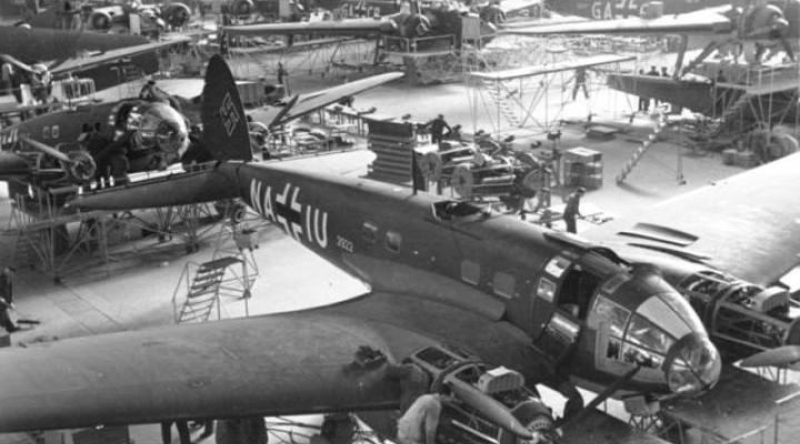 Produkcja He 111 w 1939 r. (fot. Bundesarchiv, Bild 101I-774-0011-34/Hubmann, Hanns/CC-BY-SA 3.0/Wikimedia Commons)