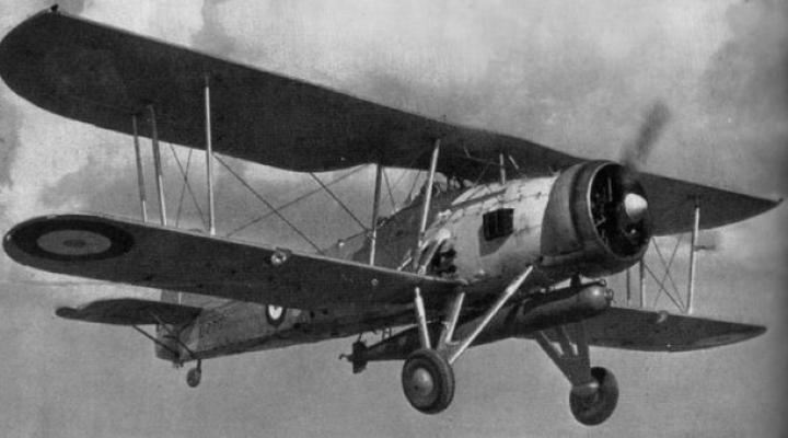 Samolot bombowo-torpedowy i rozpoznawczy Fairey ”Swordfish” w locie. (fot.  archiwum samolotypolskie.pl)