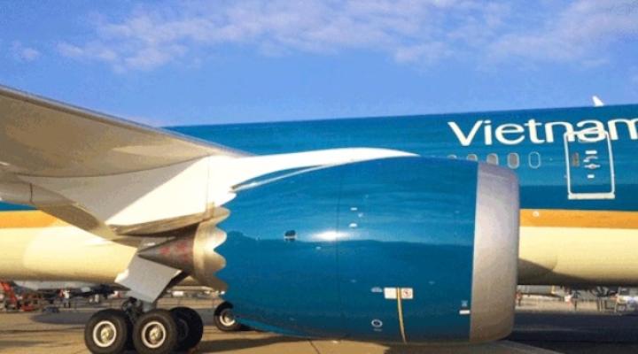 Silnik GEnx nowego Dreamlinera należącego do Vietnam Airlines (fot. GE Reports/Adam Senatori)
