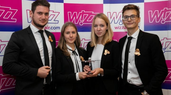 Zwycięzcy WIZZ Youth Challenge 2019 (fot. Wizz Air)
