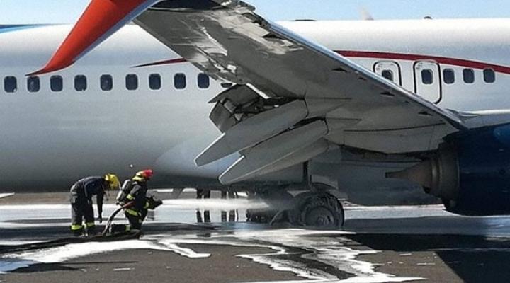 B738 uszkodzony po lądowaniu w Guadalajarze, fot. avherald.com
