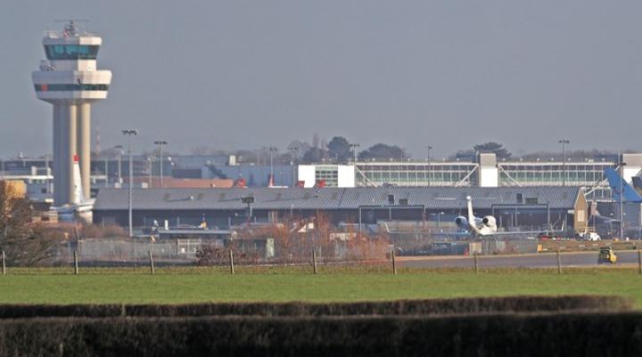 Wieża lotniska w Gatwick, fot. eandt.theiet.org