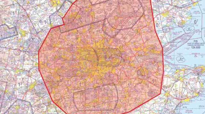 Mapa ograniczeń przestrzeni lotniczej wokół Londynu