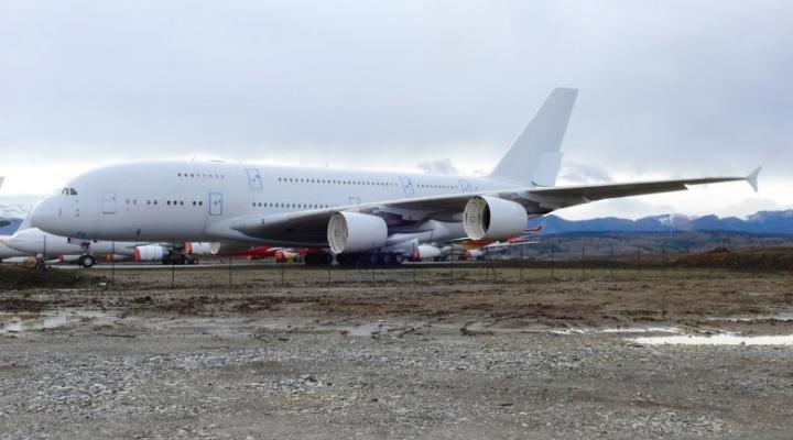 Złomowanie A380 na lotnisku w Lourdes, fot. Mainly Miles