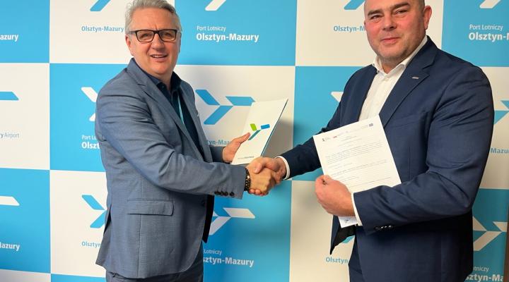 Umowa na dostawę specjalistycznego pojazdu dla Lotniskowej Służby Ratowniczo-Gaśniczej podpisana (fot. mazuryairport.pl)